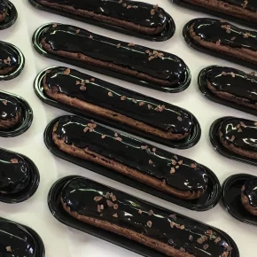 Chocolate éclair